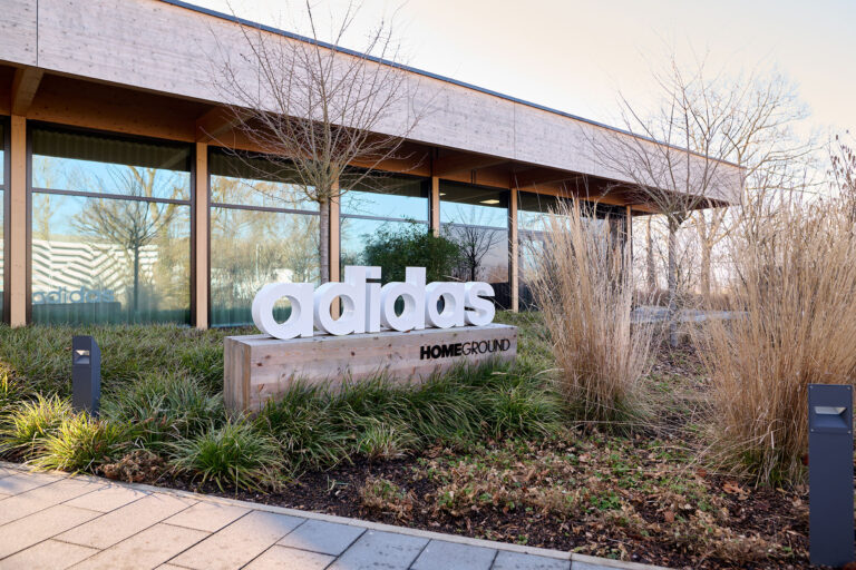 Architektur home ground adidas Herzogenaurach Eduard Wellmann