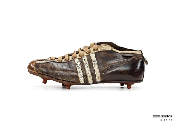 Schuh adidas archive Fotografie Eduard Wellmann