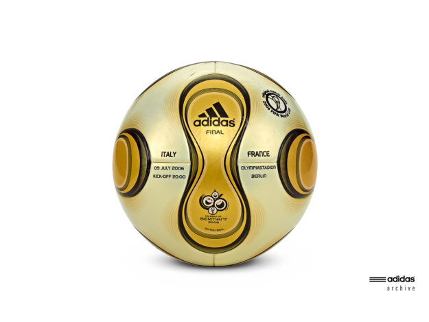 Ball adidas archive Fotografie Eduard Wellmann