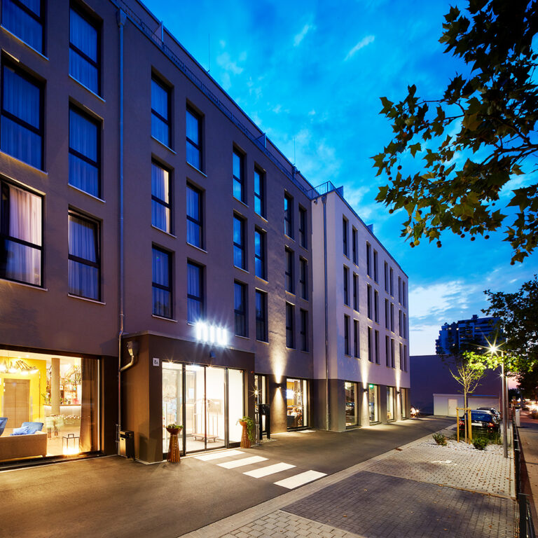 Eingang Aussenaufnahme Eduard Wellmann niu Hotel Fürth