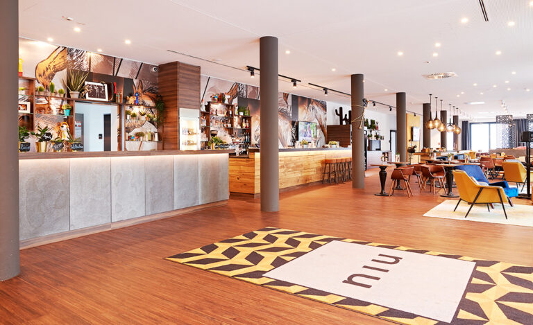 Rezeption niu Hotel in Fürth Fotografie Eduard Wellmann