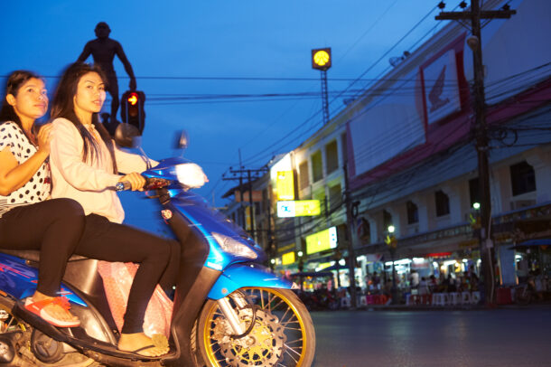 Roller in der blauen Stunde